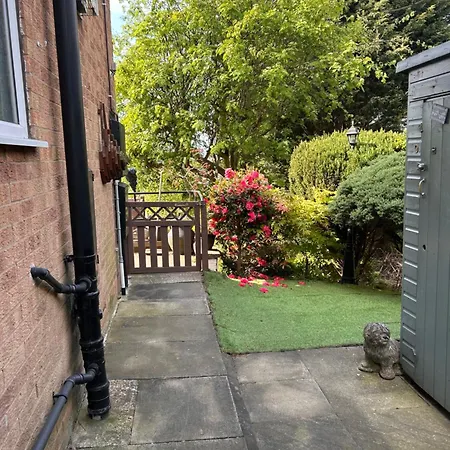 Apartamento Cosy 2 Bed & Patio - Free Parking
