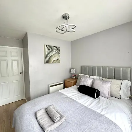 Cosy 2 Bed & Patio - Free Parking Apartamento *
