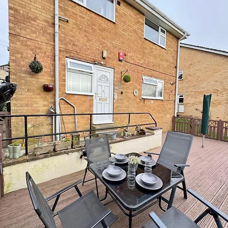 Cosy 2 Bed & Patio - Free Parking Bradford (West Yorkshire)
