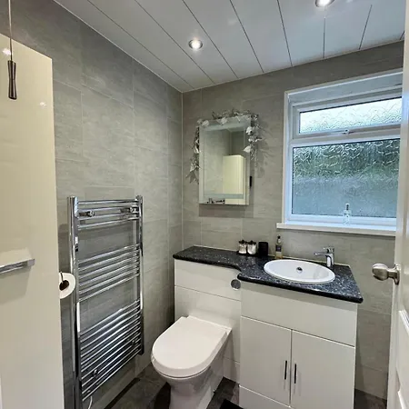 Cosy 2 Bed & Patio - Free Parking Apartamento